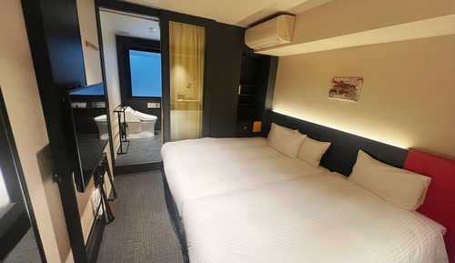 Habitación básica con 1 cama doble o 2 individuales