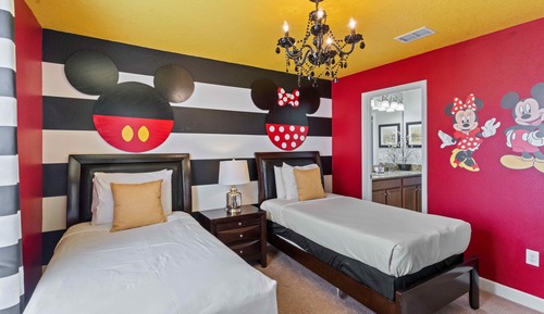 Casa (Multiple Bedrooms)