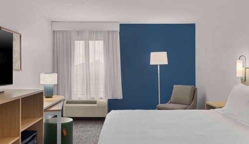 Estudio, 1 cama de matrimonio grande