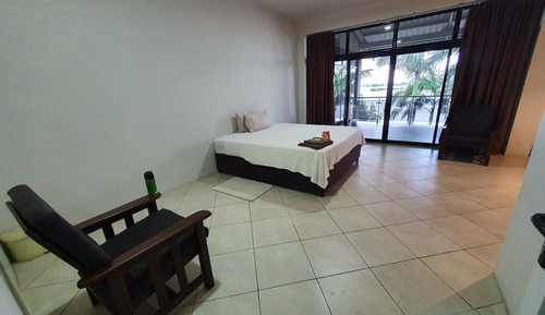 Suite básica, 1 cama doble, vistas al río