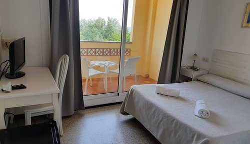 Habitación estándar doble, 1 cama de matrimonio, vistas al mar, en una planta alta