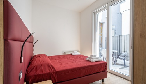 Apartamento Grand, 1 habitación, balcón, planta baja