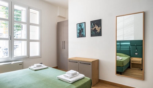 Estudio ejecutivo, baño privado, planta baja