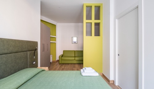 Estudio clásico, balcón, planta baja