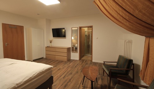 Habitación Confort con 1 cama doble o 2 individuales