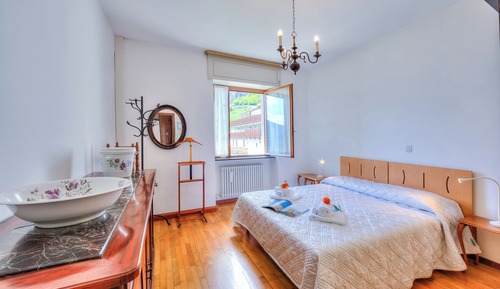 Apartamento familiar, 2 habitaciones, junto a la montaña (Sunrise On The Garda Lake)
