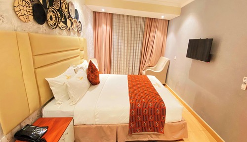 Suite junior, 1 cama de matrimonio grande, vistas a la ciudad