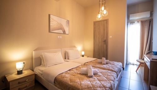 Habitación básica con 1 cama doble o 2 individuales