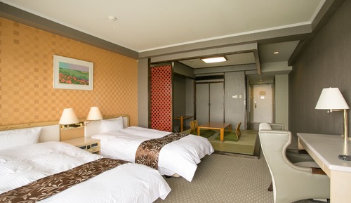 Habitación básica, varias camas, vistas al mar