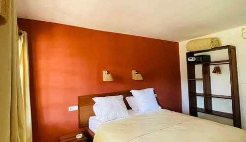 Habitación básica, 1 cama de matrimonio grande