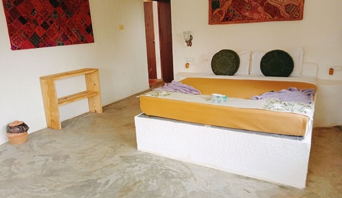 Habitación estándar con 1 cama doble o 2 individuales