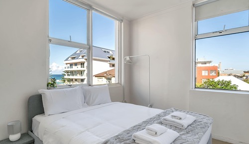 Apartamento básico, 1 cama de matrimonio con sofá cama