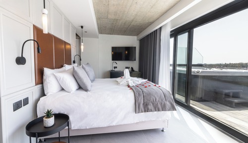 Penthouse Suite, Hot Tub, Sea View
