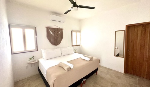 Suite junior, balcón, vistas parciales al mar