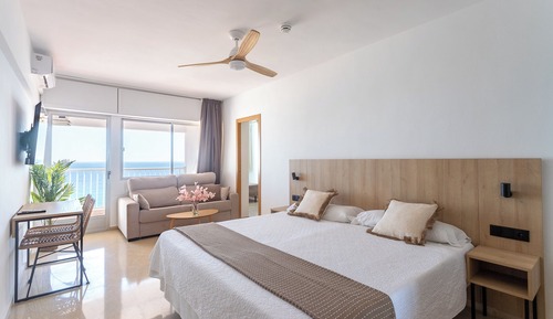 Estudio familiar, vistas al mar