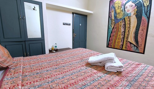 Habitación estándar con 1 cama doble o 2 individuales
