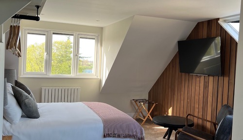 Habitación Deluxe, 1 cama de matrimonio grande, vistas al río
