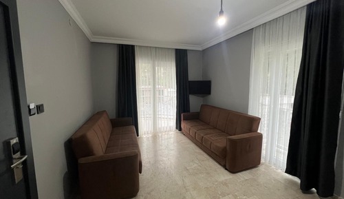 Apartamento familiar, vistas a la piscina