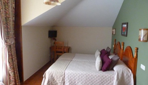 Habitación con 2 camas individuales