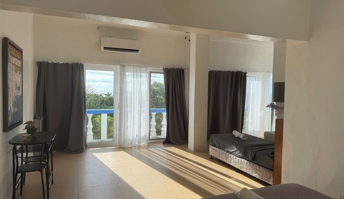 Bungalow Deluxe