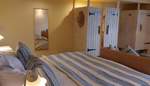 Habitación superior con 1 cama doble o 2 individuales (1 B)