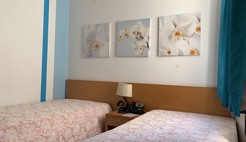 Habitación sénior con 2 camas individuales, 1 habitación