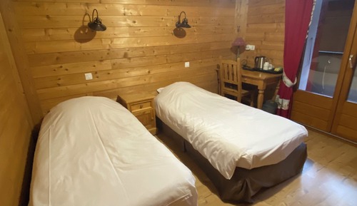 Habitación económica con 2 camas individuales