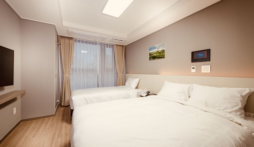 [Eco Plan - Non refundable] Family Twin Room (No Cleaning Service Included during stay)