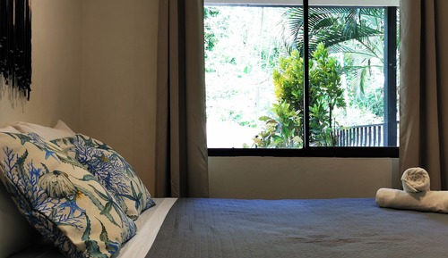 Apartamento económico, 2 habitaciones, vistas al jardín