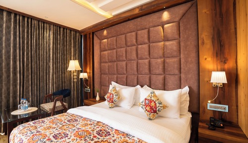 Habitación Deluxe, 1 cama de matrimonio grande, balcón