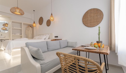 Suite estudio Confort, 1 cama de matrimonio grande con sofá cama