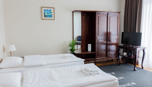 Habitación triple clásica, no fumadores, vistas a la ciudad