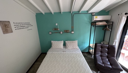 Habitación Confort doble, 1 cama de matrimonio, baño privado, vistas a la ciudad