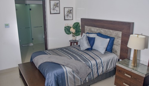 Apartamento panorámico, 2 habitaciones, balcón, vistas al mar