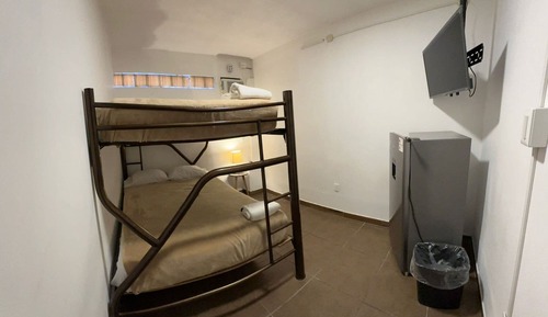 Habitación económica doble, no fumadores, baño compartido