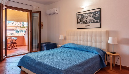 Apartamento, varias habitaciones, balcón