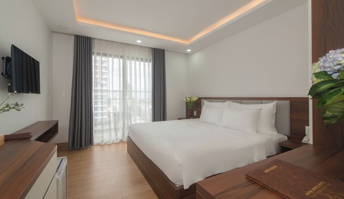 Habitación Deluxe doble, 1 cama de matrimonio grande, balcón, vistas a la ciudad
