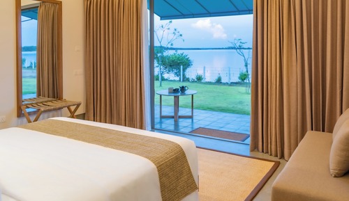 Villa de lujo, 1 cama de matrimonio grande, no fumadores, vistas a la laguna