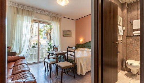 Habitación clásica con 1 cama doble o 2 individuales