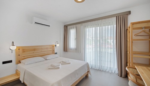 Premium Cift Kisilik Balkonlu Oda