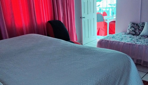 Habitación estándar, 1 cama de matrimonio grande con sofá cama, balcón