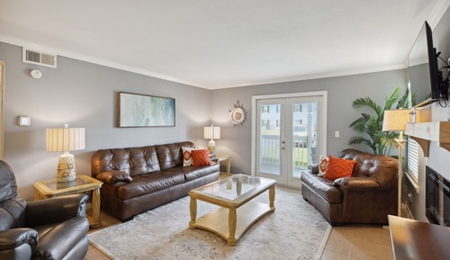 Condo, 3 Bedrooms
