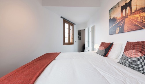 Apartamento superior, varias camas, baño privado, vistas a la ciudad