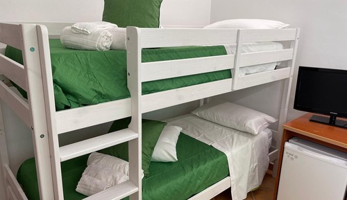 Habitación cuádruple básica (Verde)