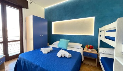 Habitación cuádruple básica (Jeansata)