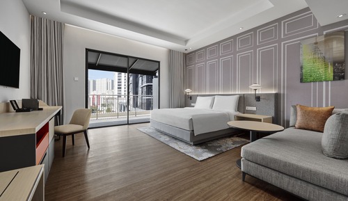 Habitación, 1 cama de matrimonio grande con sofá cama, balcón