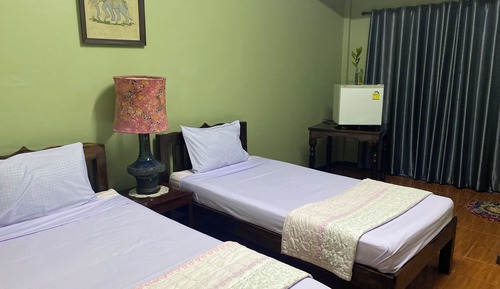Habitación básica con 1 cama doble o 2 individuales