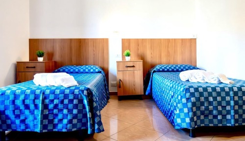 Habitación con 2 camas individuales