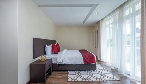 Uber Studio Apartment