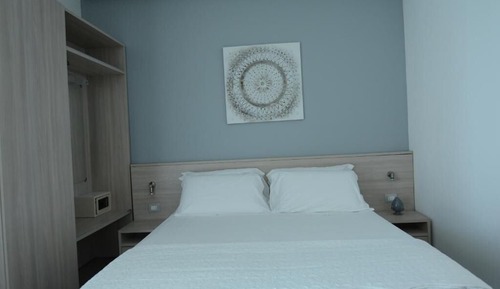 Habitación, vistas a la piscina